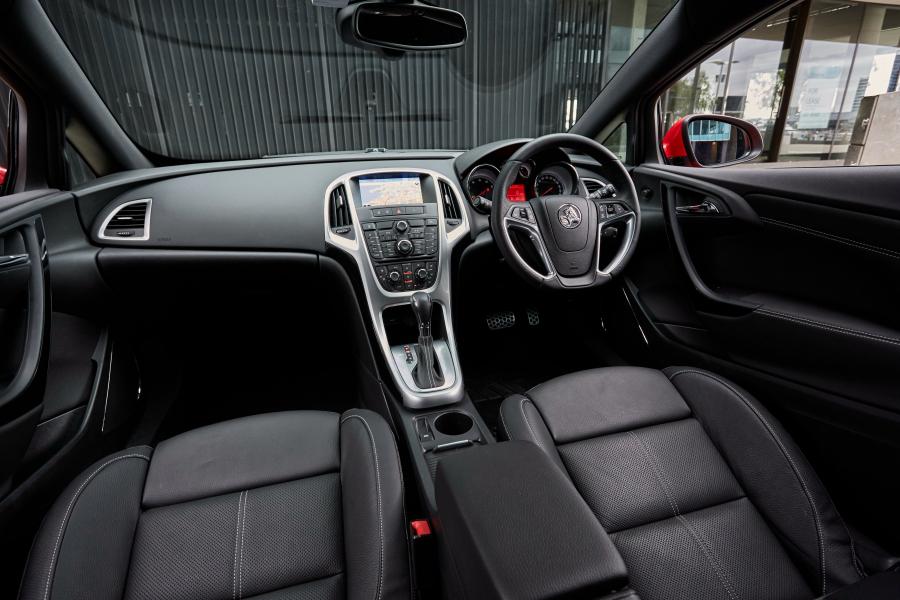  Holden Astra GTC Sport 2015 года  (фото 10 из 12)